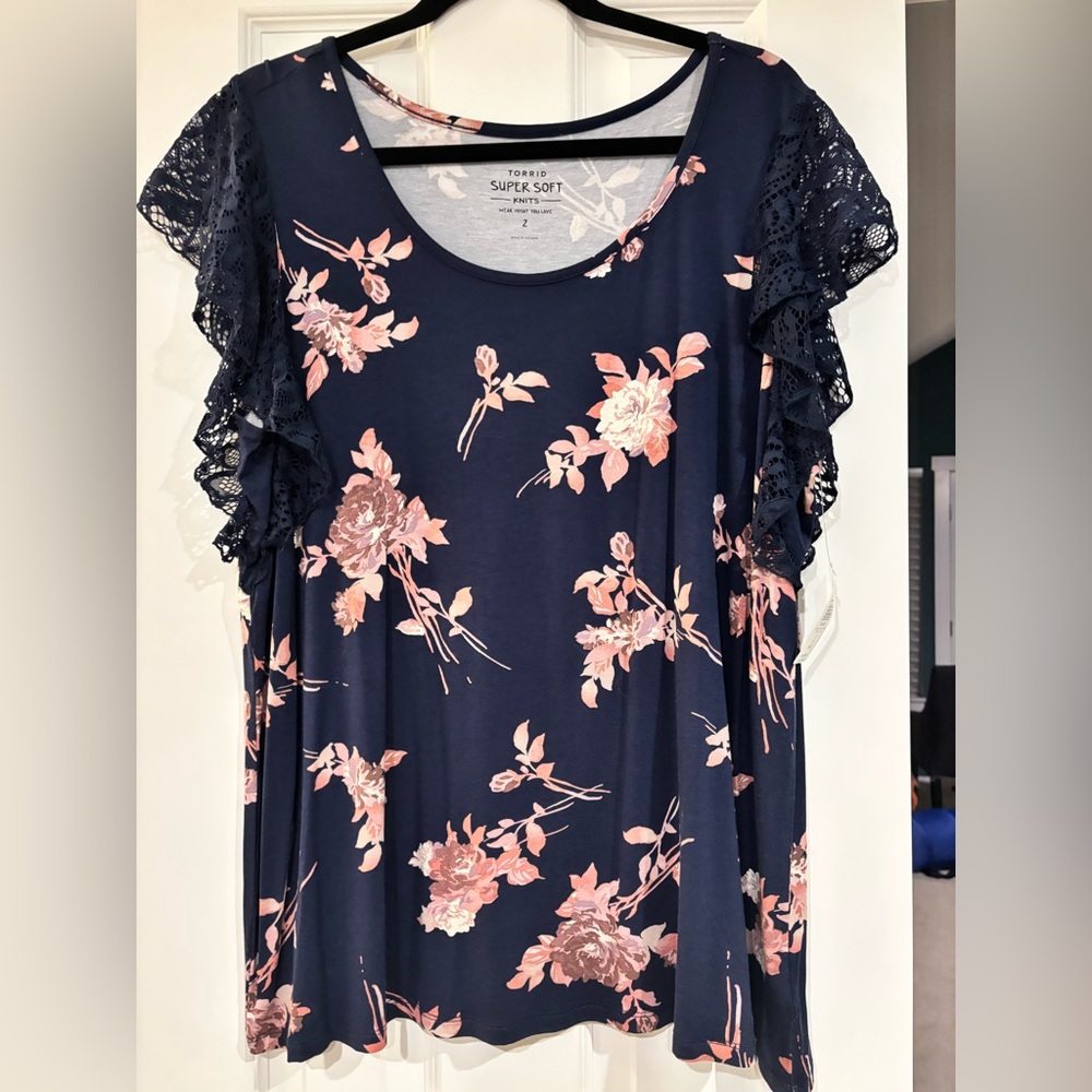 Torrid Size 2 top - new with tags